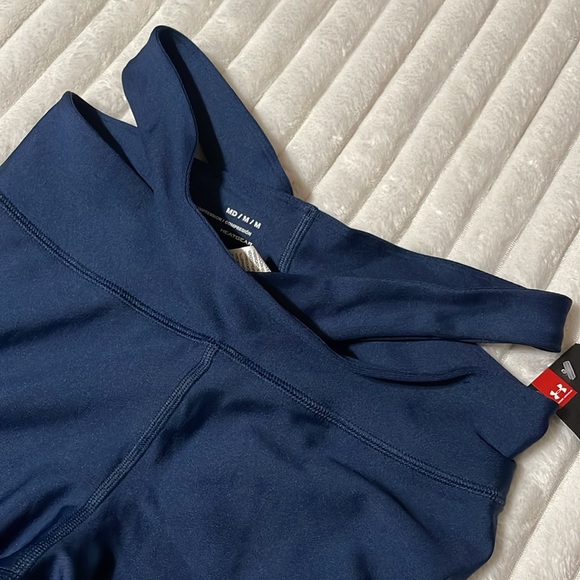 Under Armour Compression Criss Cross Legging NWT | Size Medium - Picture 5 of 11